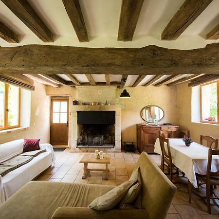 Holiday Home Le Vaugarnier Couture-sur-Loir Exteriör bild