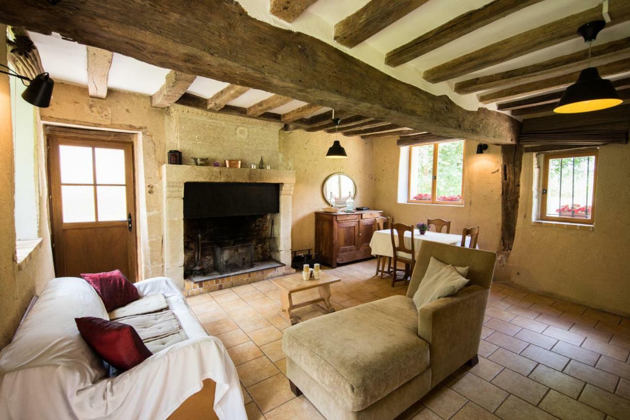 Holiday Home Le Vaugarnier Couture-sur-Loir Exteriör bild