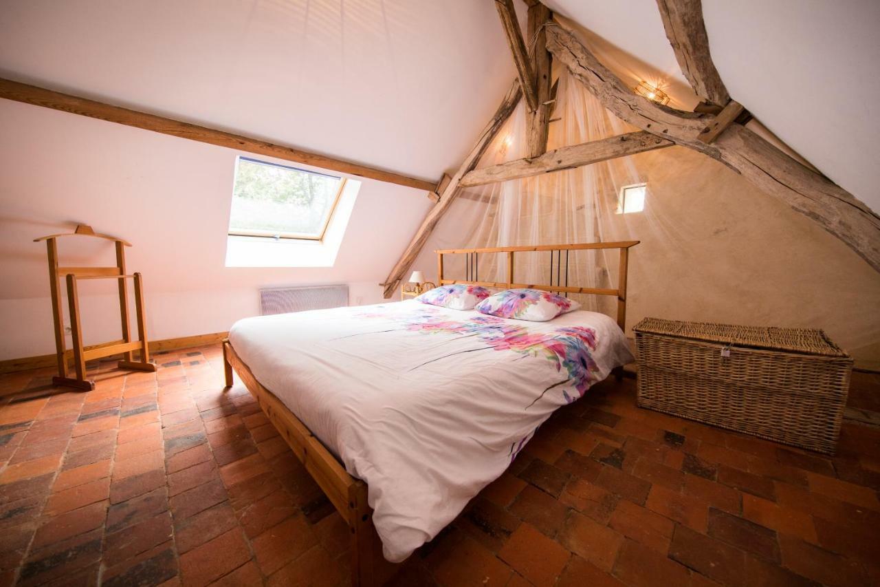 Holiday Home Le Vaugarnier Couture-sur-Loir Exteriör bild